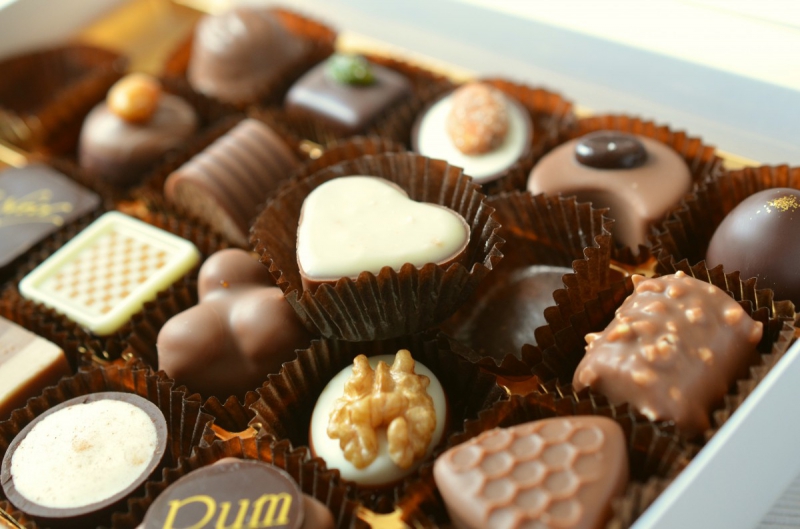 confiserie-ROQUEBRUNE CAP MARTIN-min_chocolates_food_candy_calories_nibble_chocolate_heart-782043